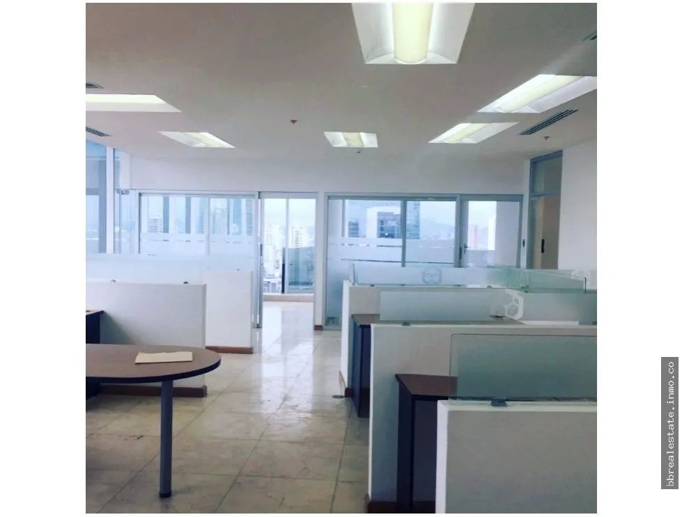 VENTA OFICINA PH F&F TOWER