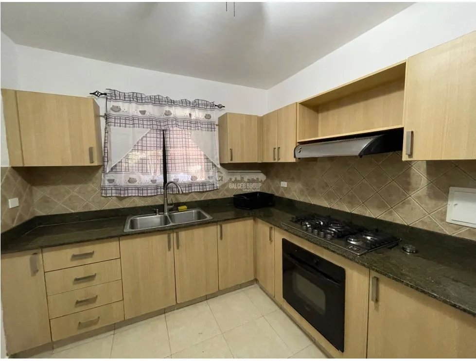 Single Family House for rent in Versalles