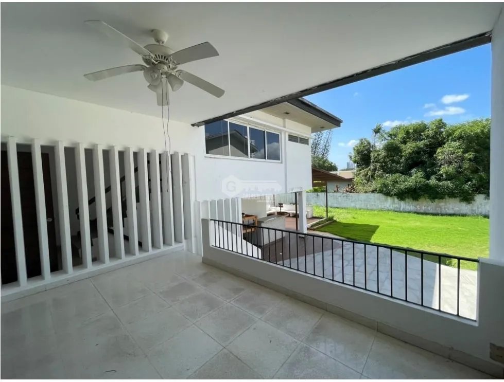 SE VENDE CASA EN SAN FRANCISCO 792M 3 HABITACIONES 2 BAÑOS DUPLEX