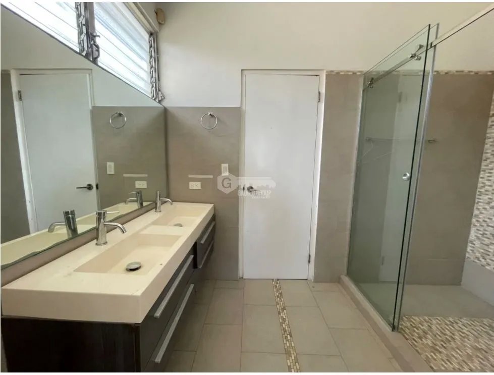 SE VENDE CASA EN SAN FRANCISCO 792M 3 HABITACIONES 2 BAÑOS DUPLEX