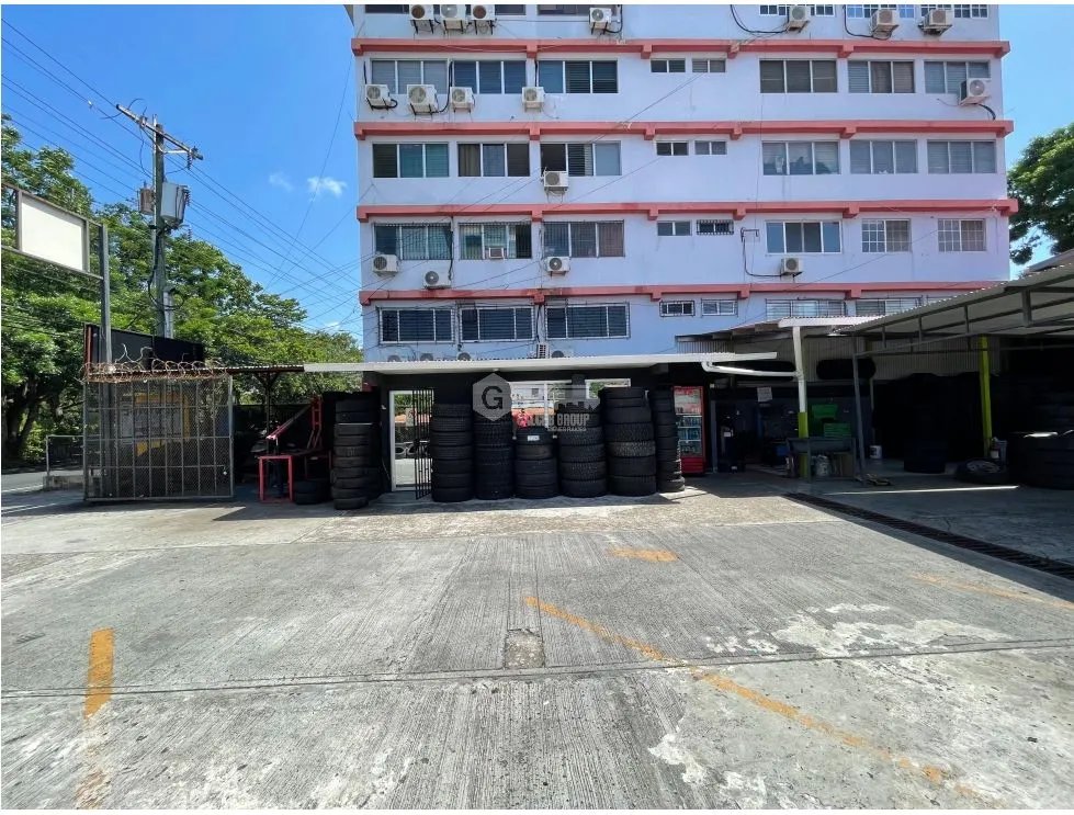 LOCAL COMERCIAL / PARQUE LEFEVRE / 750M / 2 NIVELES / OFICINA