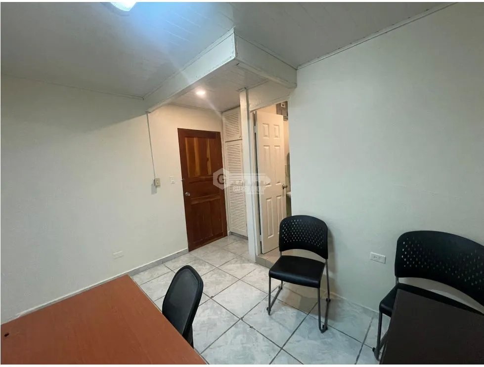 SE ALQUILA APARTAMENTO EN VILLA LUCRE 45M CON ENTRADA INDEPENDIENTE