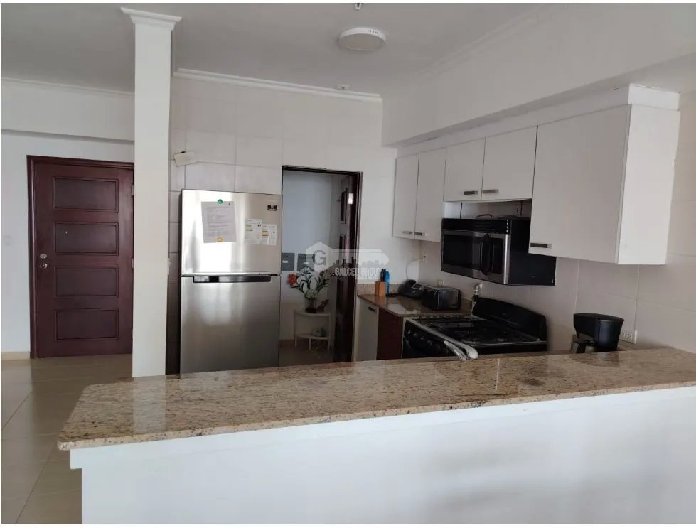 SE VENDE APARTAMENTO EN PH GRAND BAY 96 M2 CON PISCINA