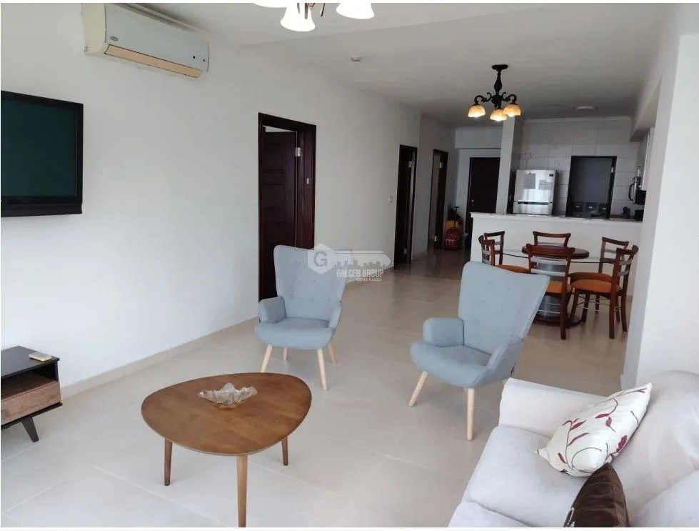 SE ALQUILA APARTAMENTO EN  PH GRAND BAY 96 M2  AMOBLADO