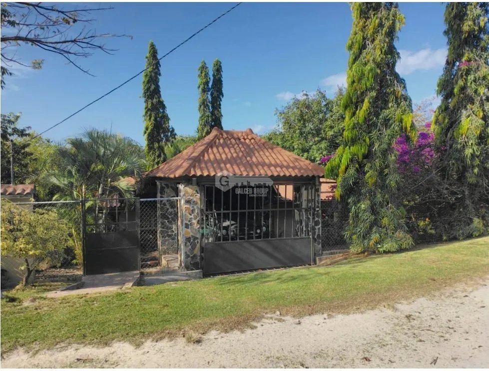 SE VENDE CASA EN SAN CARLOS  LAS UVAS 1001 M2 CON PISCINA