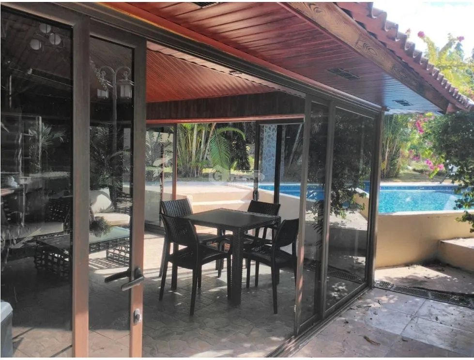 SE VENDE CASA EN SAN CARLOS  LAS UVAS 1001 M2 CON PISCINA