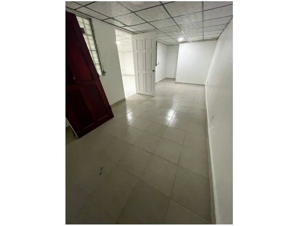 SE VENDE CASA EN CHANIS LA FONTANA 232M 5 HABITACIONES 2 NIVELES