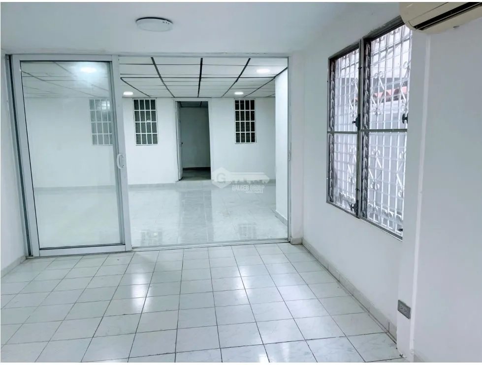 SE VENDE CASA EN CHANIS LA FONTANA 232M 5 HABITACIONES 2 NIVELES