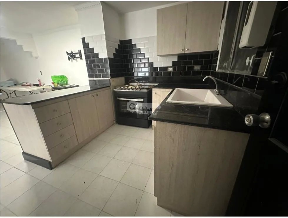 CHANIS / LA FONTANA / 232M / 5 HABITACIONES / ESTUDIO /  2 NIVELES