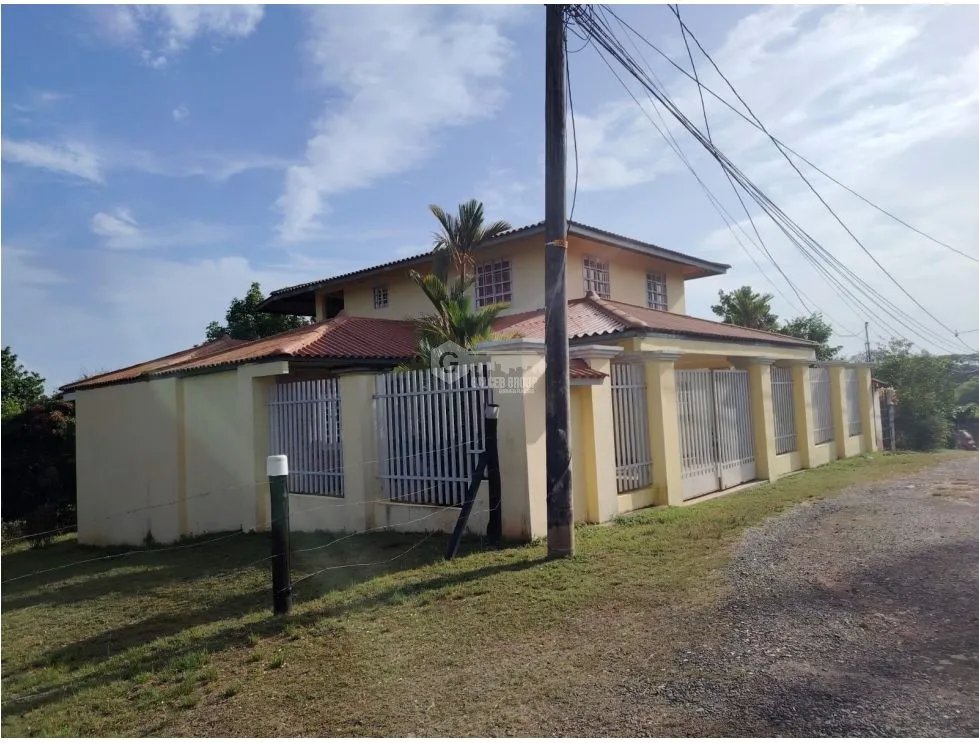 SE VENDE CASA EN CHORRERA GUADALUPE  600 M2 DOS NIVELES
