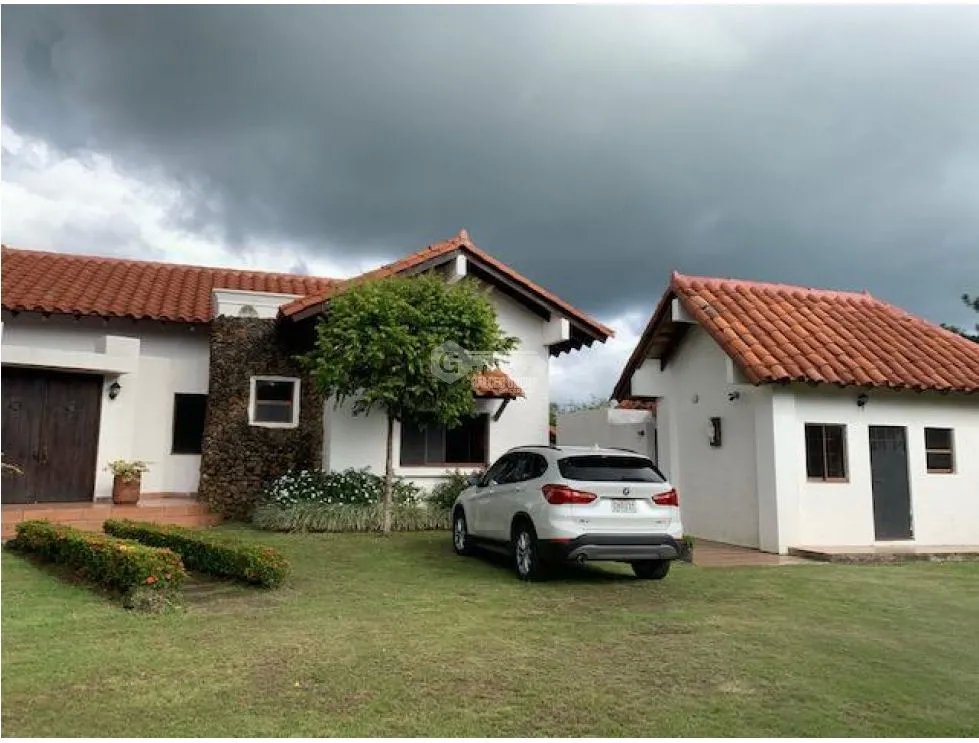 SE VENDE CASA EN CHAME SORA 10 HECTAREAS CON PISCINA