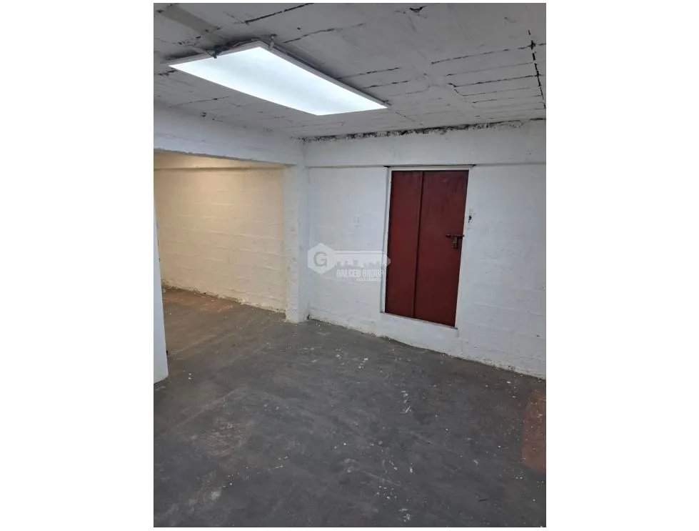 JUAN DIAZ / GALERA COMERCIAL / 325 M2 / PLANTA BAJA