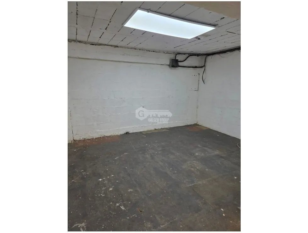 JUAN DIAZ / GALERA COMERCIAL / 325 M2 / PLANTA BAJA