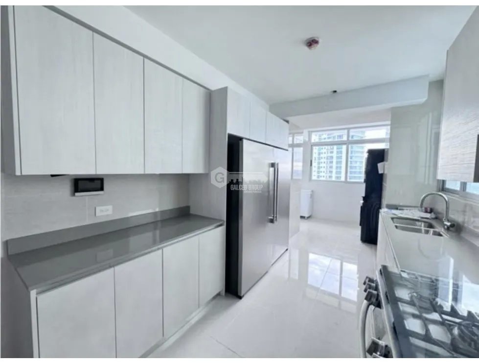 SE VENDE APARTAMENTO EN BELLA VISTA COSTANERA 205M VISTA AL MAR