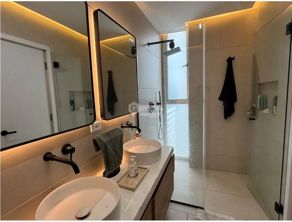 SE ALQUILA APARTAMENTO EN  WATERS ON THE BAY 130 M2 CON VISTA AL MAR