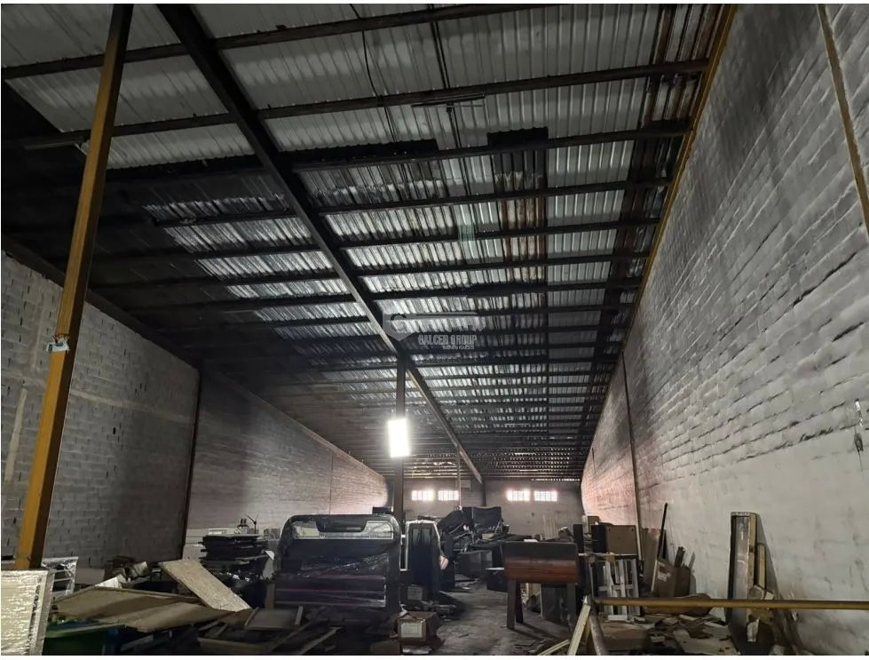 COLON / ZONA LIBRE / GALERA COMERCIAL / 3700M / OFICINA / 3 NIVELES
