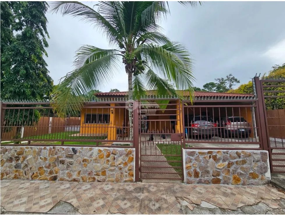 SE VENDE CASA EN CAPIRA 1000 M2 CON PISCINA