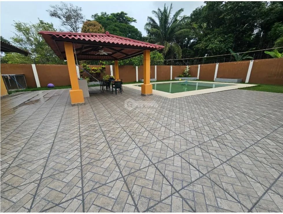 SE VENDE CASA EN CAPIRA 1000 M2 CON PISCINA