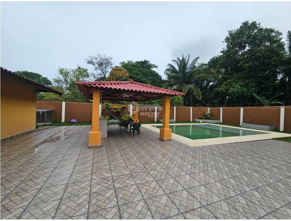 SE VENDE CASA EN CAPIRA 1000 M2 CON PISCINA