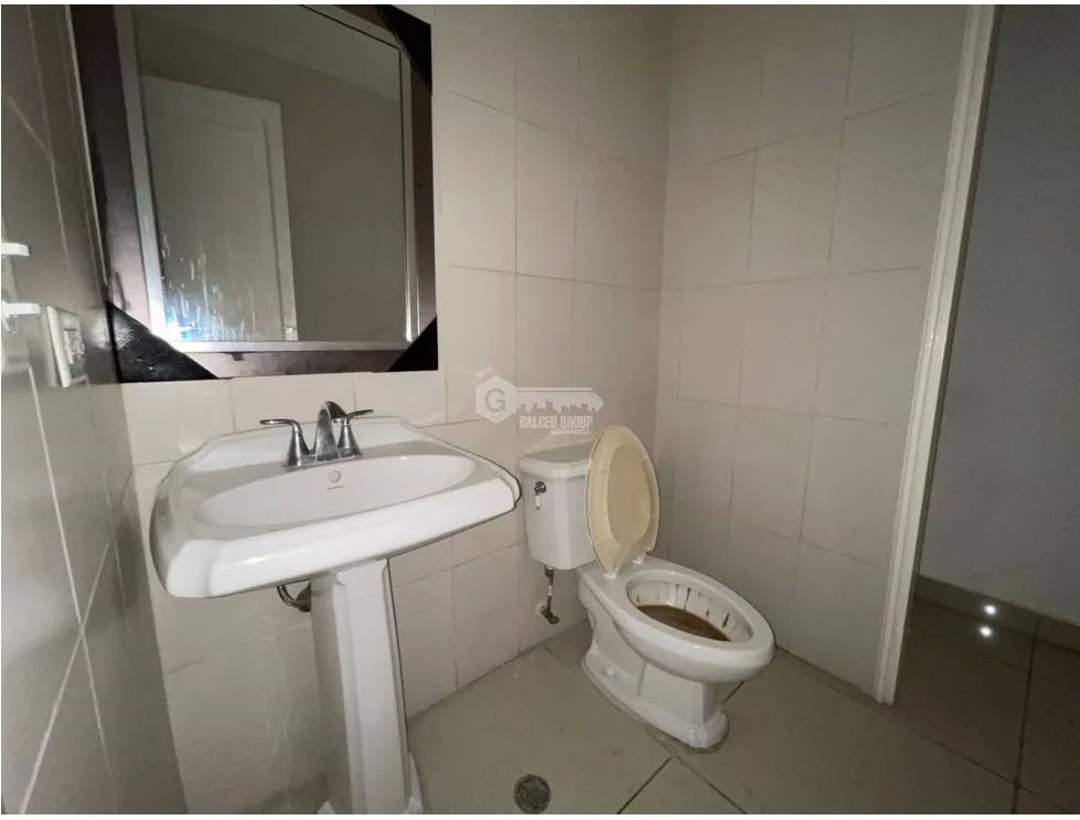 SE ALQUILA LOCAL EN BELLA VISTA PLAZA COWES 200M 1 BAÑO COCINA