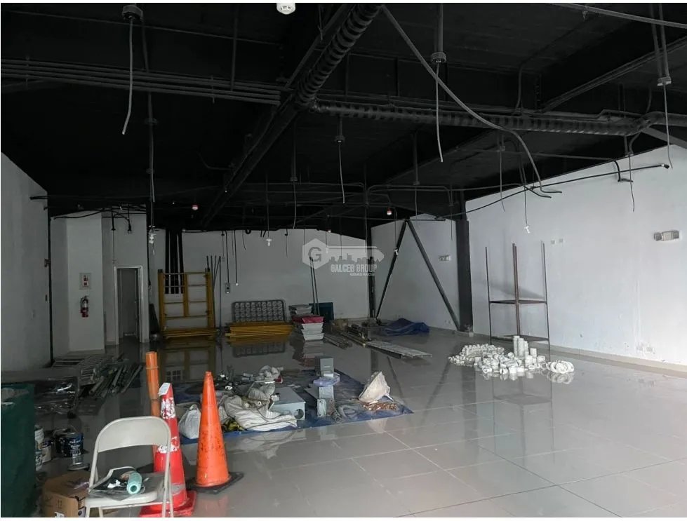SE ALQUILA LOCAL EN BELLA VISTA PLAZA COWES 200M 1 BAÑO COCINA