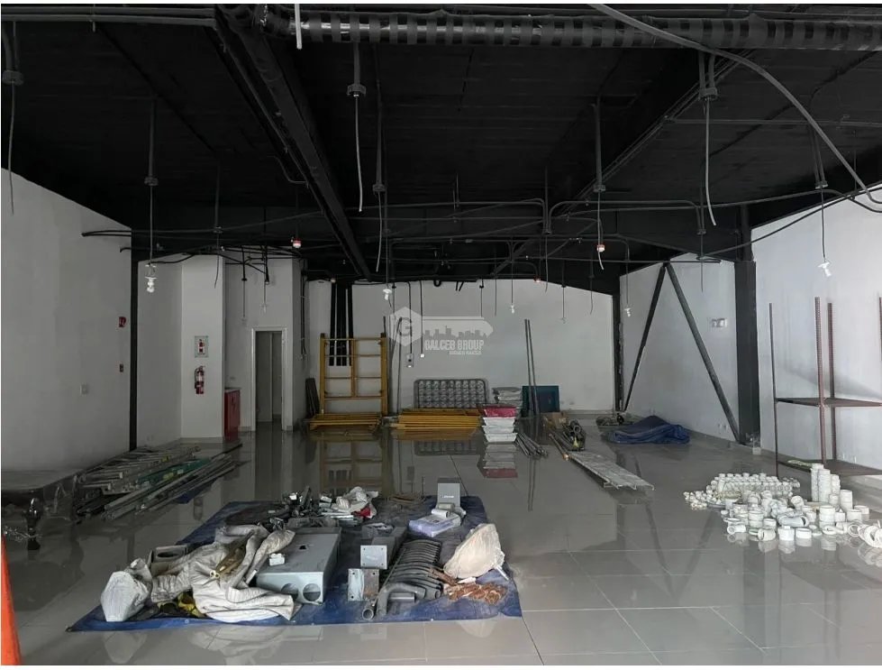 SE ALQUILA LOCAL EN BELLA VISTA PLAZA COWES 200M 1 BAÑO COCINA