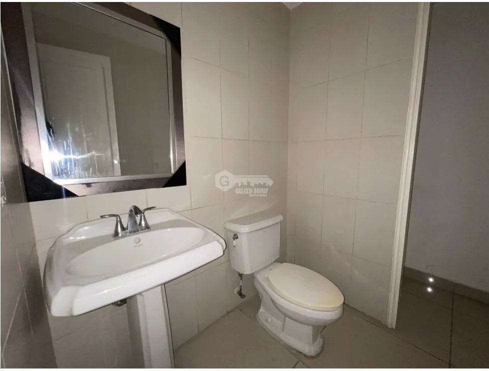 BELLA VISTA / PLAZA COWES / 200M / 1 BAÑO / COCINA  / PLANTA BAJA