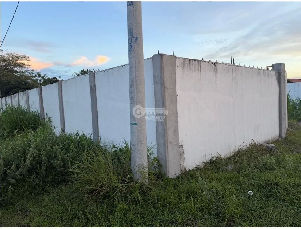 SE VENDE TERRENO EN GORGONA PLAYA MALIBÚ  CON MURO PERIMETRAL