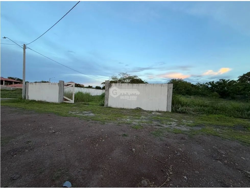 SE VENDE TERRENO EN GORGONA PLAYA MALIBÚ  CON MURO PERIMETRAL