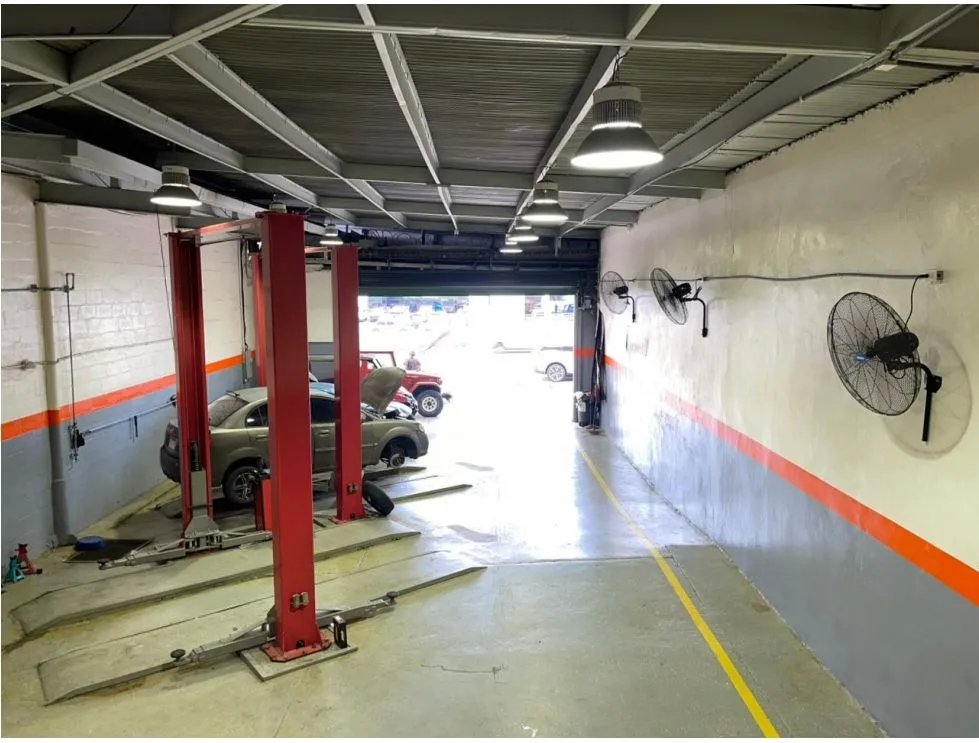 SE VENDE CENTRO AUTOMOTRIZ 400M EN VILLA LUCRE VIA PRINCIPAL