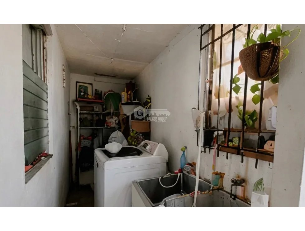 SE VENDE CASA BOULEVARD SAN ANTONIO 203M 4 HABITACIONES 3 BAÑOS