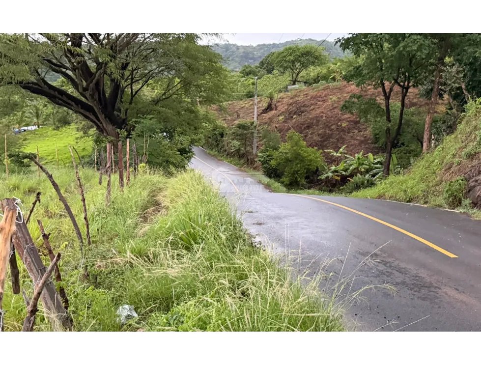 TERRENO / CHAME / LOS CAJONES / 1800M / SOBRE VIA ASFALTADA