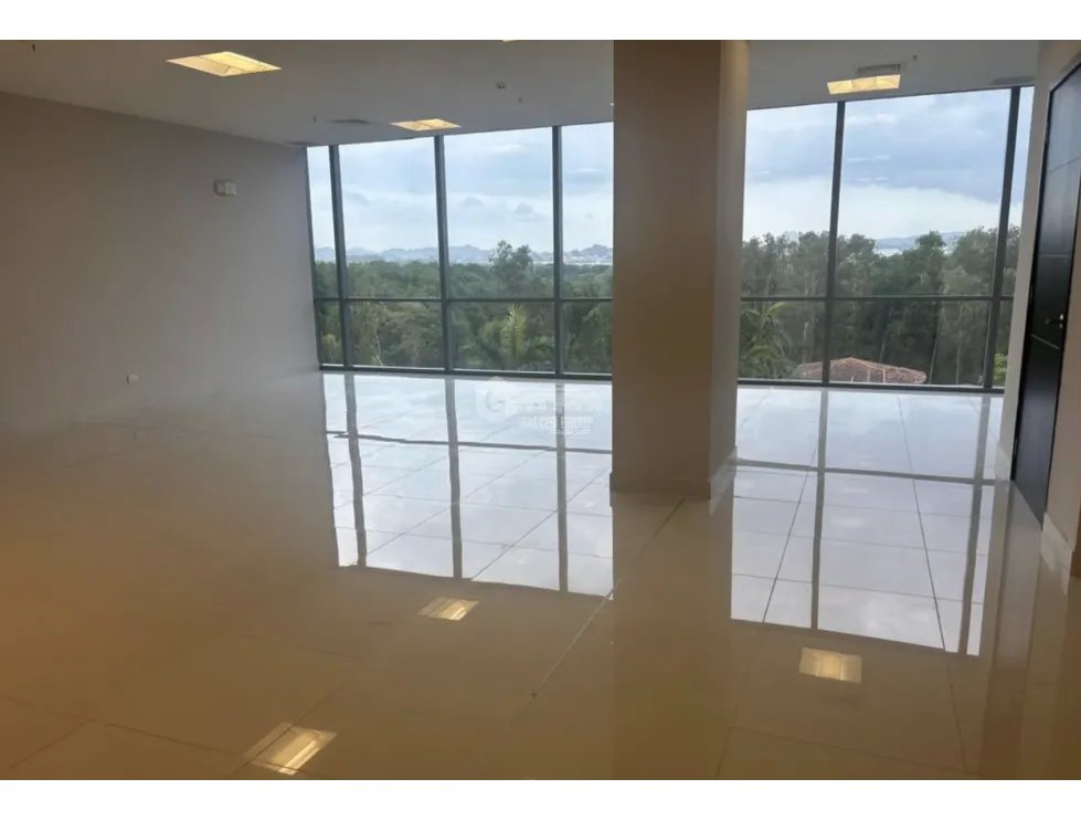 OFICINA / COSTA DEL ESTE / BOULEVARD DEL ESTE / 92M2 / VIA PRINCIPAL