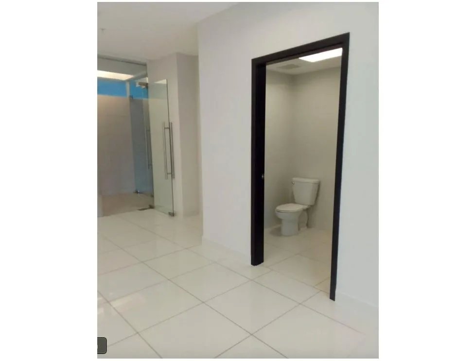 SE ALQUILA OFICINA EN COSTA DEL ESTE 125M2  BOULEVARD DEL ESTE