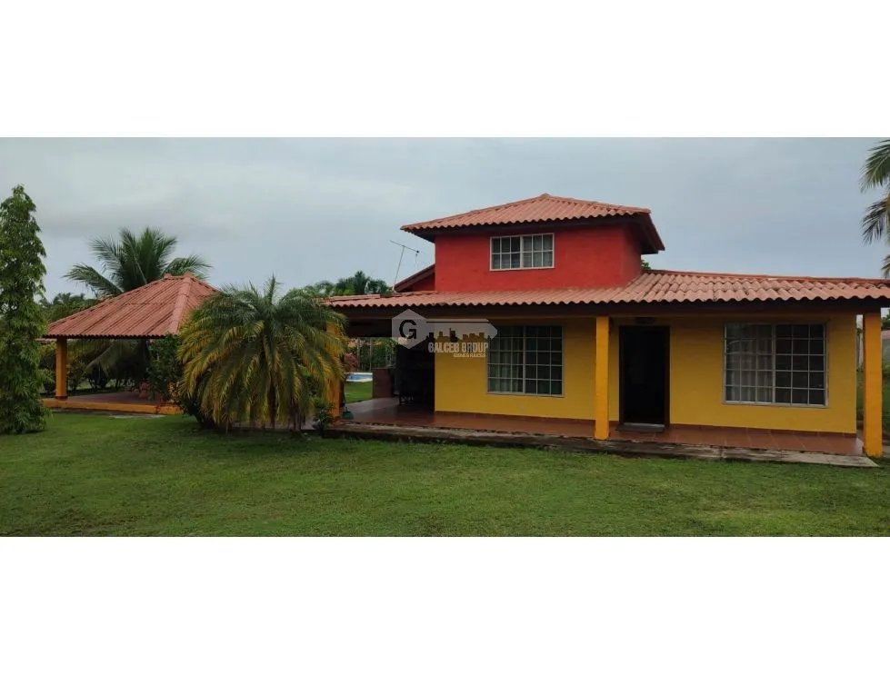 SE VENDE CASA EN GORGONA 1407 M2  CON PISCINA CERCA DE LA PLAYA