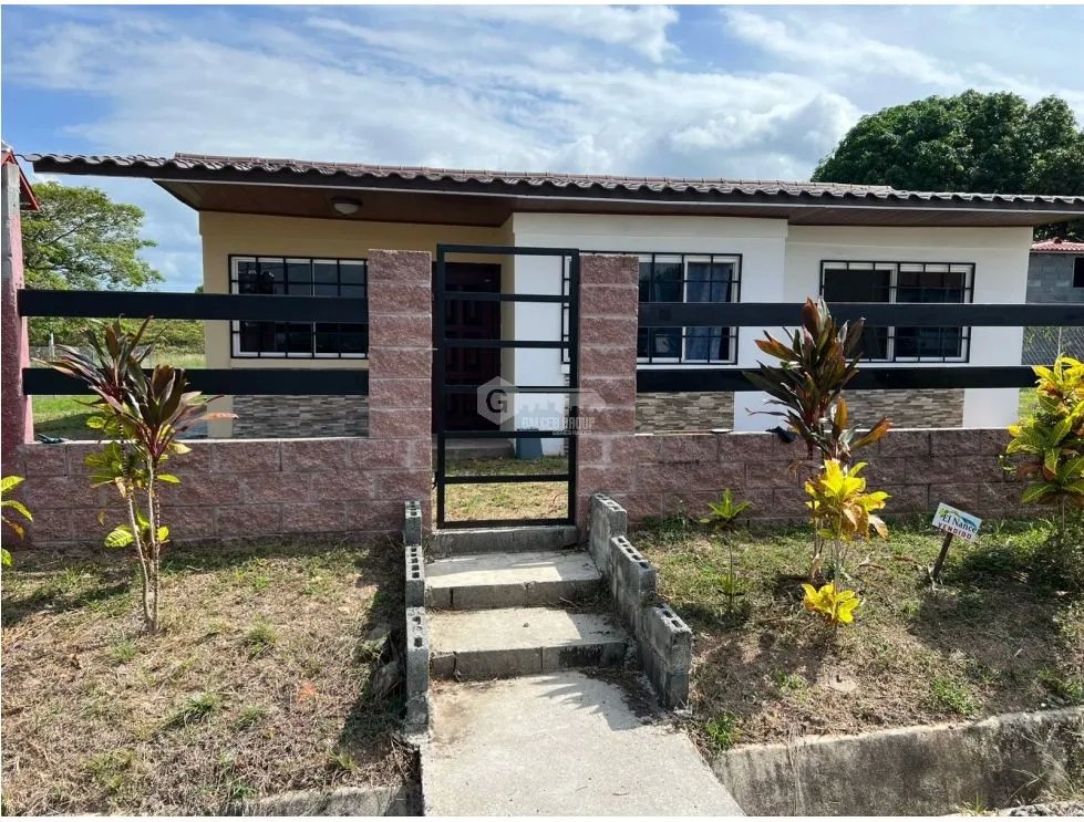 SE VENDE CASA EN SAN CARLOS EL NANCE 610 M2 CON PISCINA