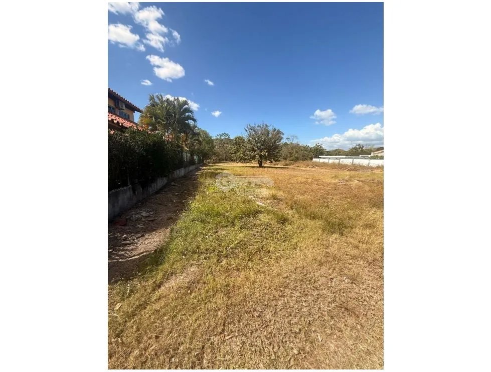 SE VENDE TERRENO EN CORONADO & COUNTRY CLUB 1,164M2