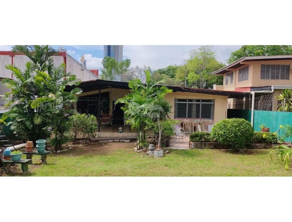 SE VENDE CASA EN BETANIA URB. LOS ANGELES 3 HABITACIONES 675m2