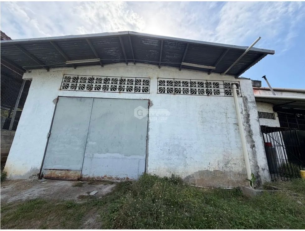 SE VENDE LOCAL COMERCIAL EN CHAME BEJUCO  240 M2
