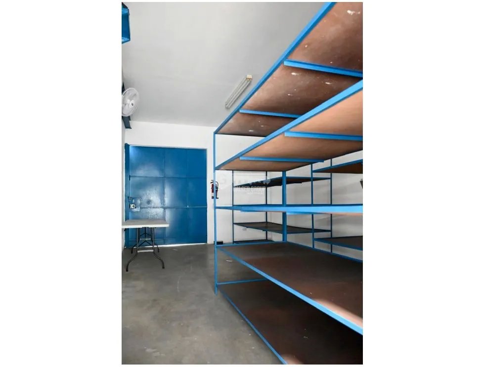 BODEGA / 12 DE OCTUBRE / 700M2 / CÓDIGO C-2 / GALERAS / 2 NIVELES
