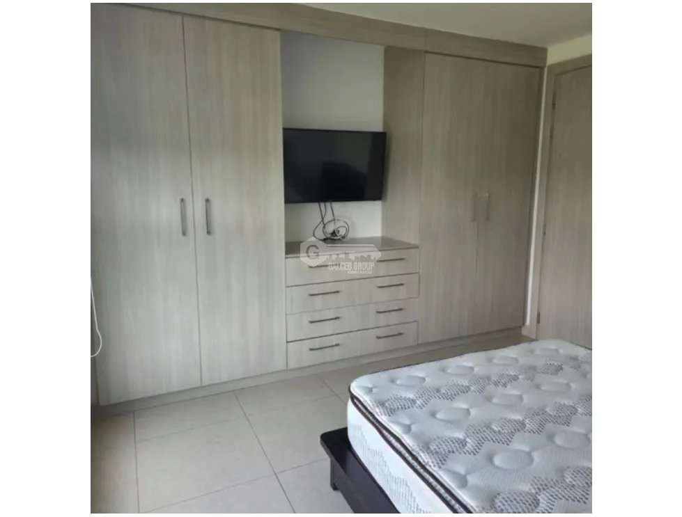 SE ALQUILA APARTAMENTO EN CLAYTON 153 M2 FULL AMOBLADO VISTA AL CANAL