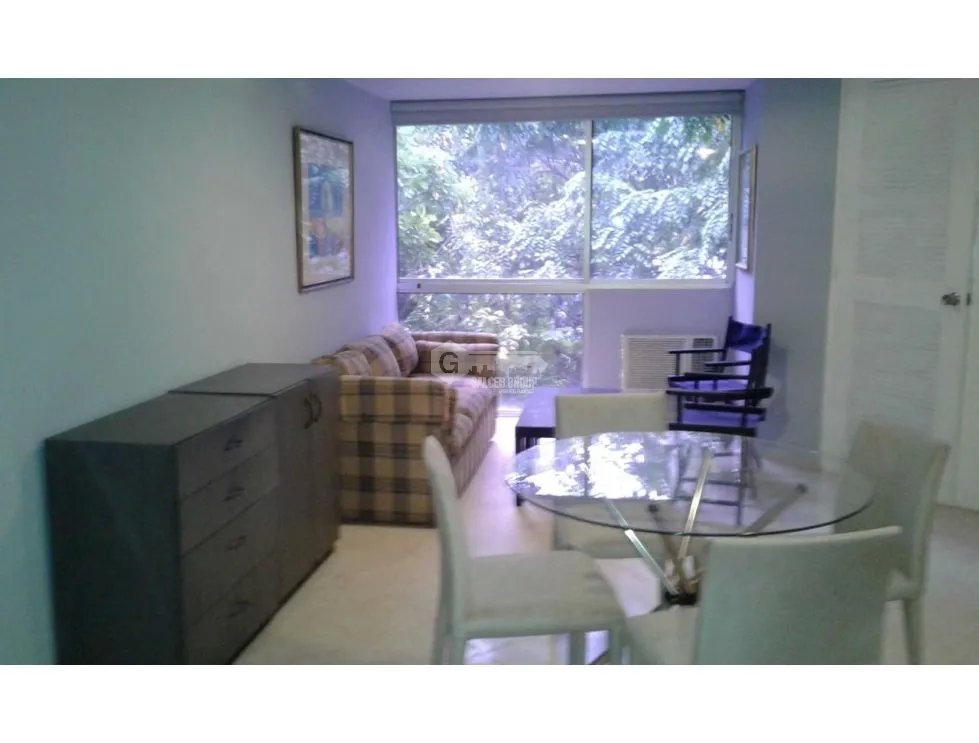 SE VENDE APARTAMENTO EN OBARRIO 5O M2 AMOBLADO / LINEA BLANCA