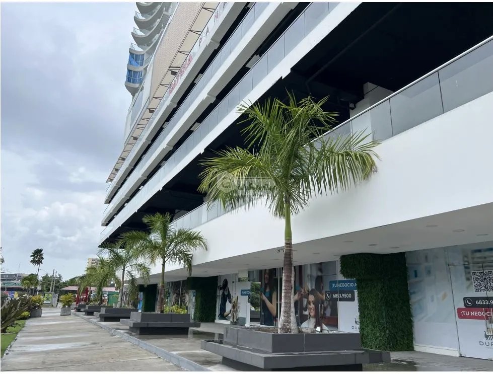 LOCAL COMERCIAL / THE SANDS / AV. BALBOA / 135 M2 / VACIO