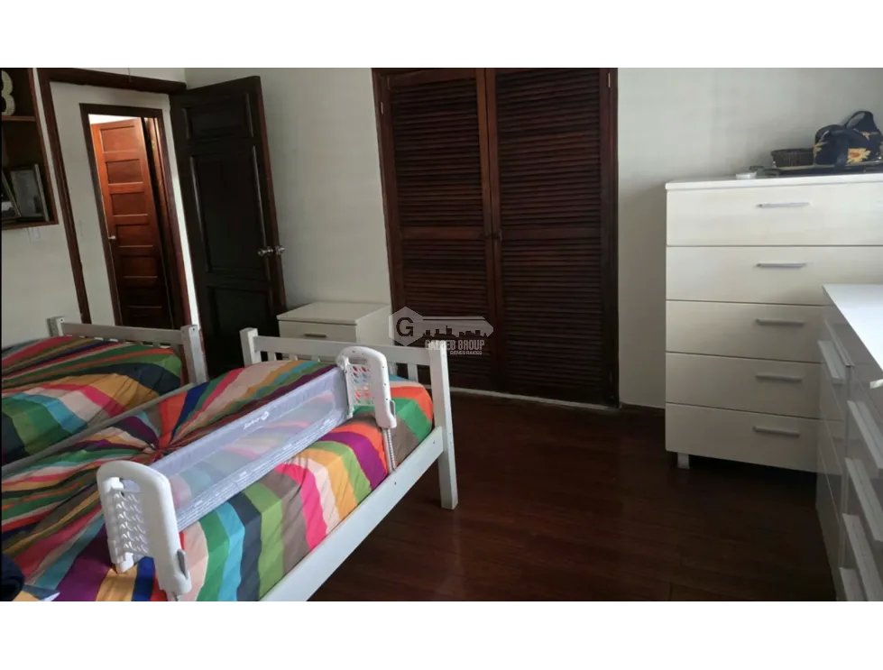 PARQUE LEFEVRE / SANTA ELENA / 4 HABITACIONES / 250m2 / 5 BAÑOS