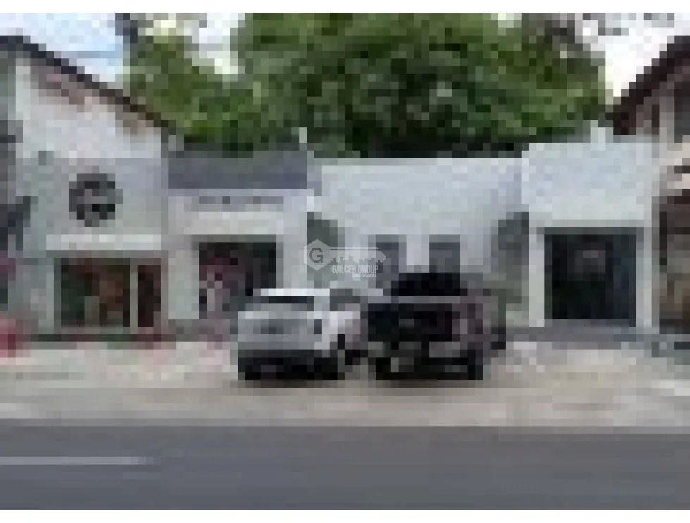 LOCAL COMERCIAL / CALLE 50 / 75m2 / POR ESTRENAR/ SOBRE VIA PRINCIPAL