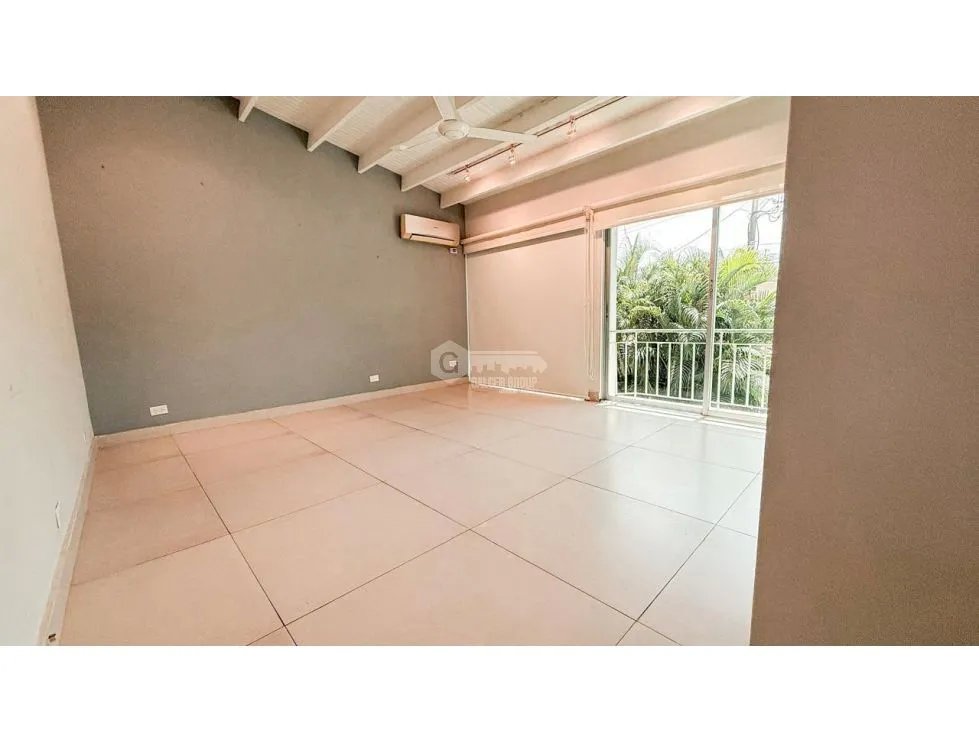 BETANIA  / CASA DE 4 NIVELES / 450 m2 / TERRAZA CON PISCINA