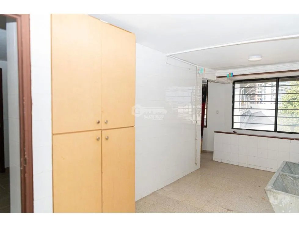 SE VENDE CASA EN BETANIA URB. LOS ANGELES DE 4 NIVELES 450 m2 PATIO