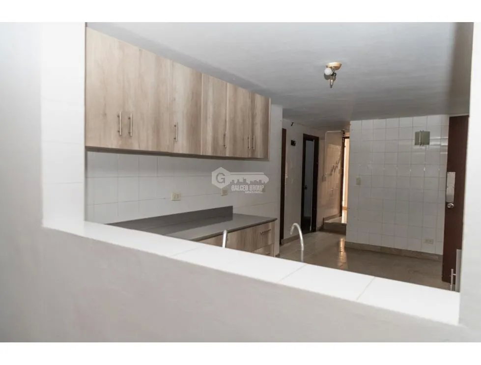 SE VENDE CASA EN BETANIA URB. LOS ANGELES DE 4 NIVELES 450 m2 PATIO