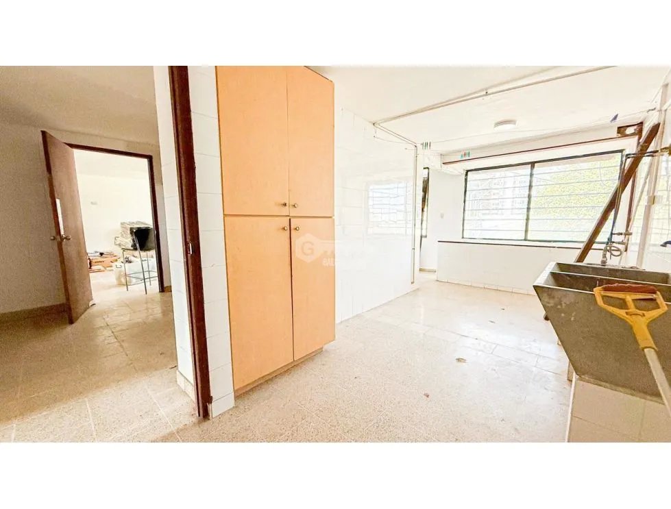 SE VENDE CASA EN BETANIA URB. LOS ANGELES DE 4 NIVELES 450 m2 PATIO