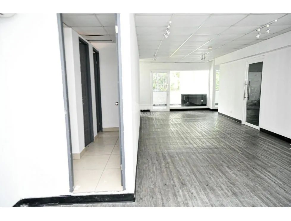 SE ALQUILA AMPLIO EDIFICIO COMERCIAL BETANIA 1,000 M2 4 PISOS